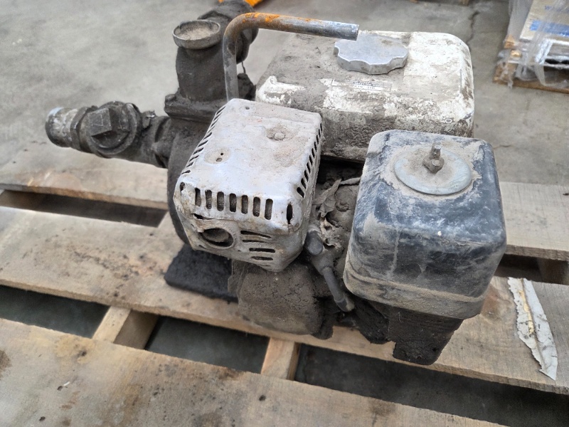 lot 13 image: Honda GX160 5.5 Gas Water Pump used condition