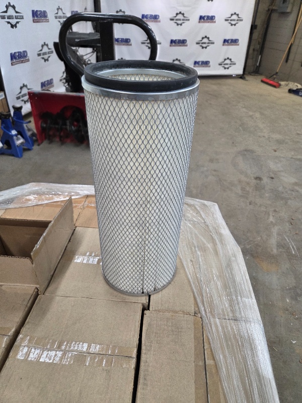 lot 16 image: Pallet of 19 Donaldson P124860 AIr Filters