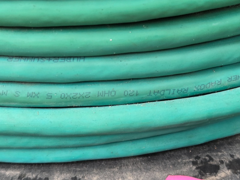 lot 21 image: Spool of HuberSuhner Radox Railcat 120 Cable 3x2.5 mm2