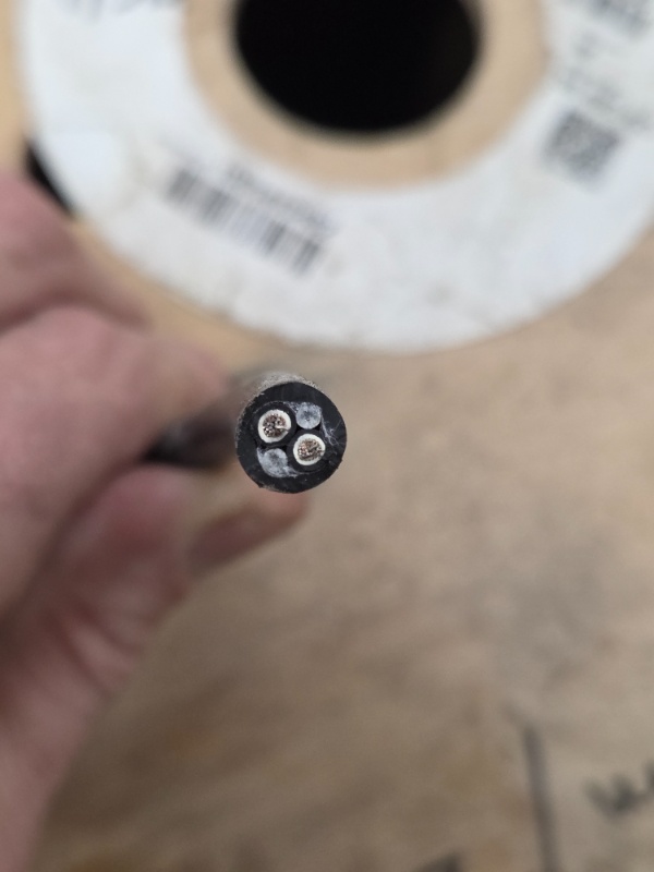 lot 33 image: HuberSuhner 2x1.5mm2 600V Electrical Cable Partial Reel