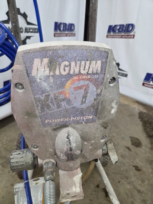 lot 36 image: Graco Magnum XR7 Airless Paint Sprayer with Hose and Spray Gun