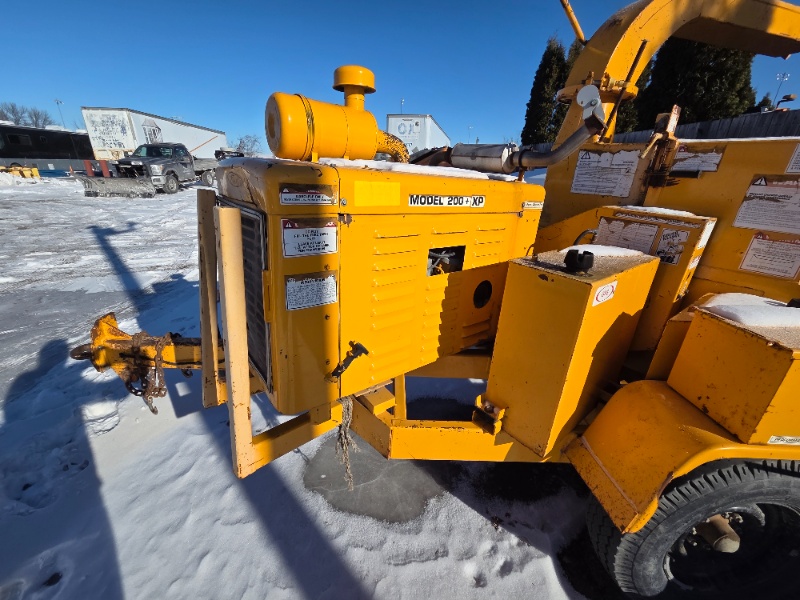 lot 4 image: 1995 Bandit Model 200XP 12 Wood Chipper Towable