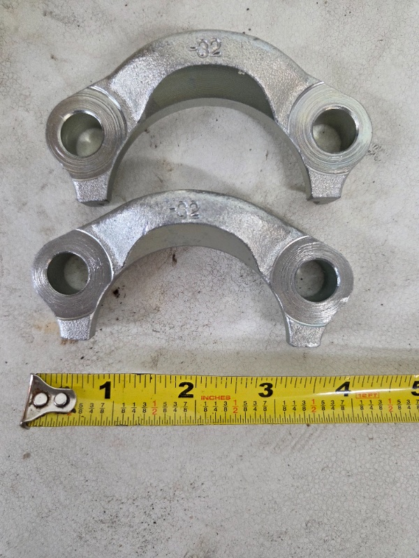lot 70 image: Lot of Split Flange Metal Clamps for Industrial Applications