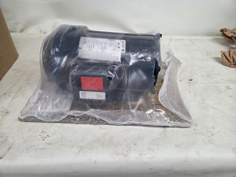 lot 8 image: Leeson Marathon 145T Frame Electric Motor, Model 145TFFBD16027, 3HP TEFC, 3-Phase - NEW, UNUSED