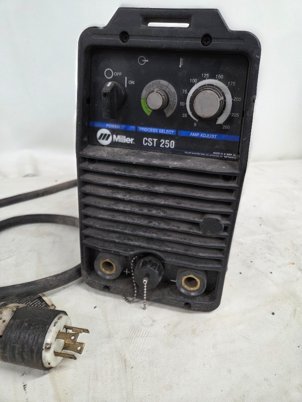 lot 9 image: Miller CST 250 Stick Welder 230460575V