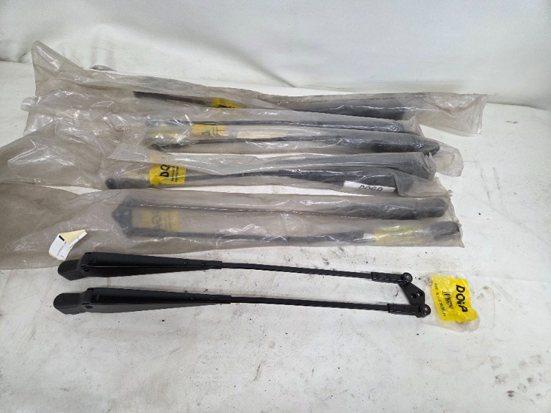 lot 95 image: Lot of 7 DOGA Outer Wiper Arms