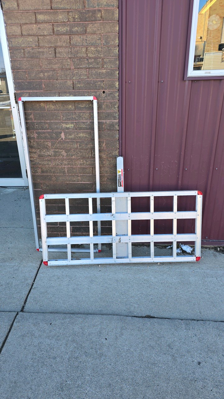 lot 109 image: hitch-mounted aluminum cargo carrier