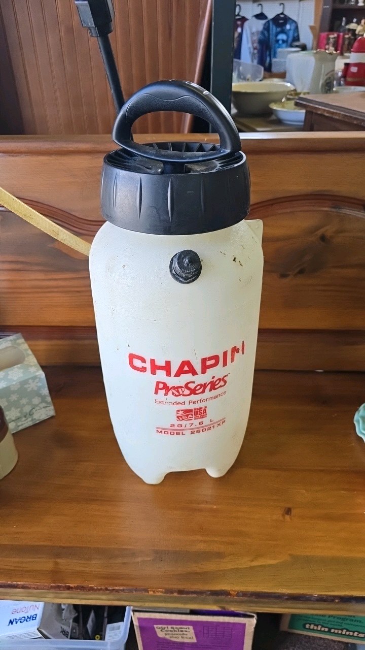 lot 110 image: Chapin ProSeries Hand Sprayer