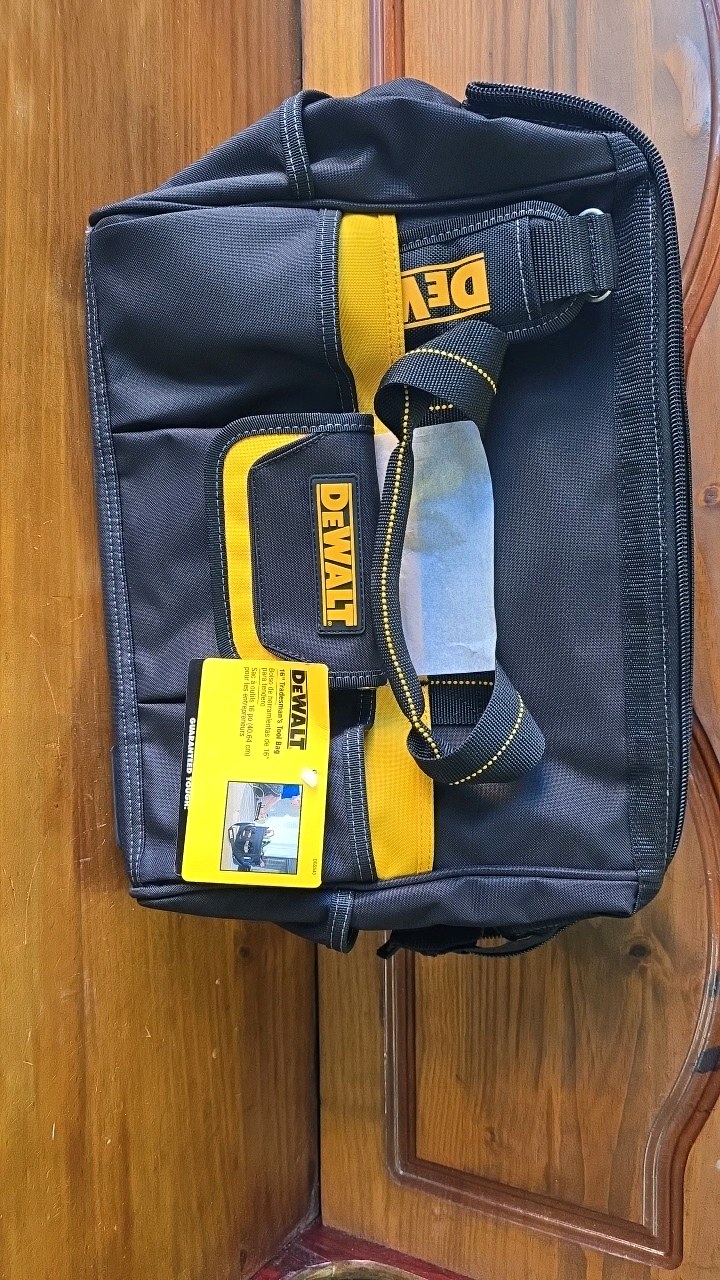 lot 26 image: DeWalt Tool Bag NEW