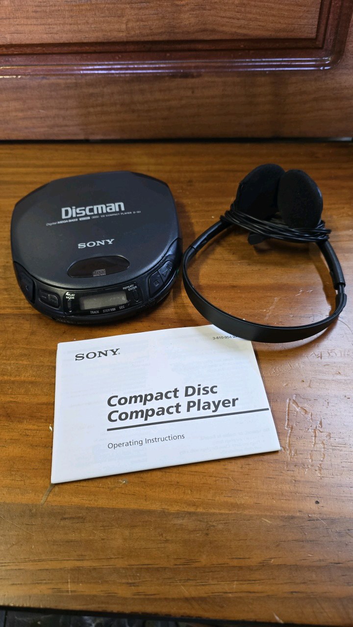 lot 4 image: Sony Discman