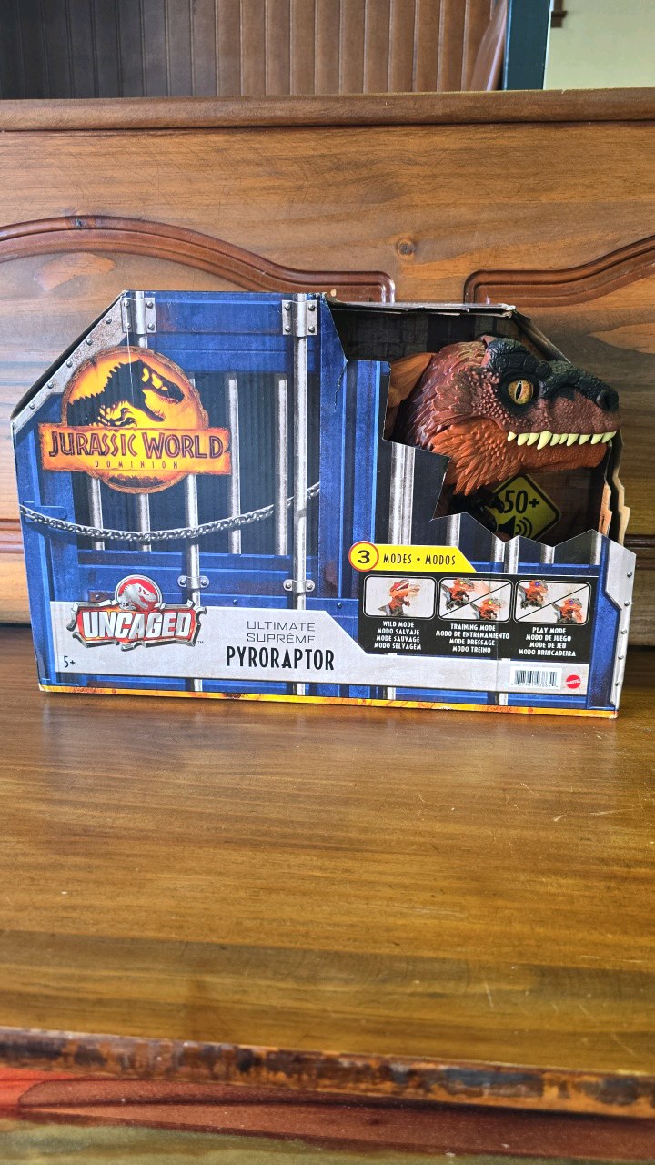 lot 40 image: Jurassic World Pyroraptor NEW