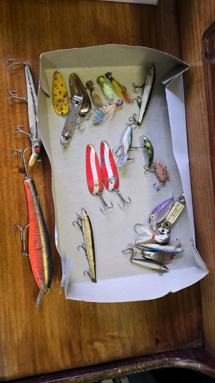 lot 68 image: Fishing Lure Lot