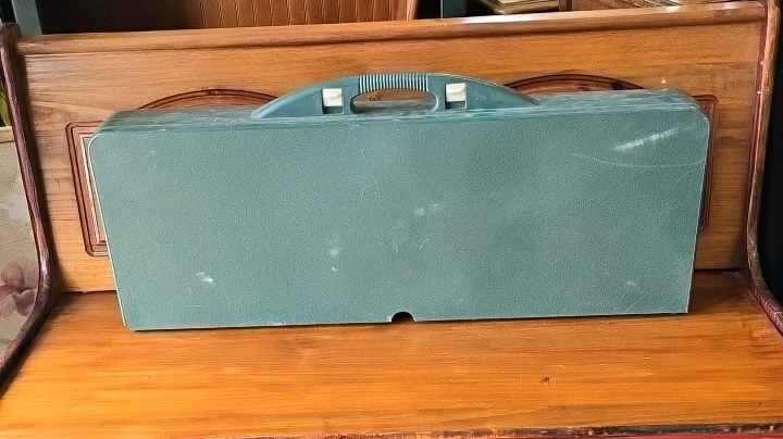 lot 82 image: Folding Picnic Table