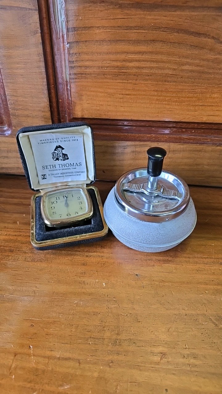 lot 91 image: Seth Thomas Watch and Vintage Spinning AshTray