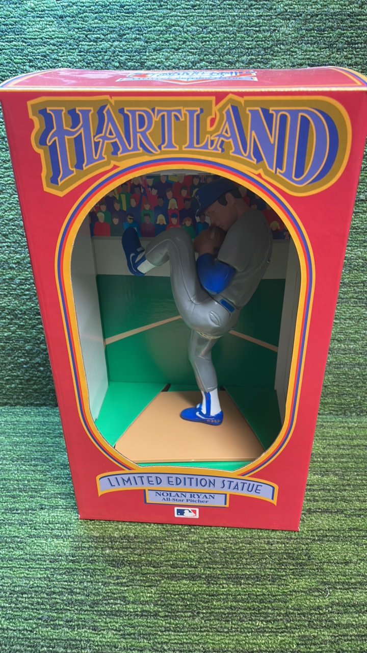 lot 112B image: Nolan Ryan Limited Edition, 1993 Heartland Statue Texas Rangers