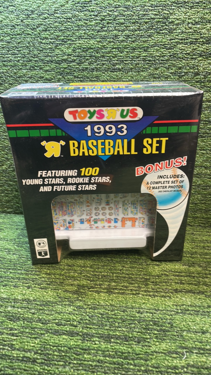 lot 113 image: 1993 Toys R Us Baseball set featuring 100 Young Stars, Rookies and Future Stars