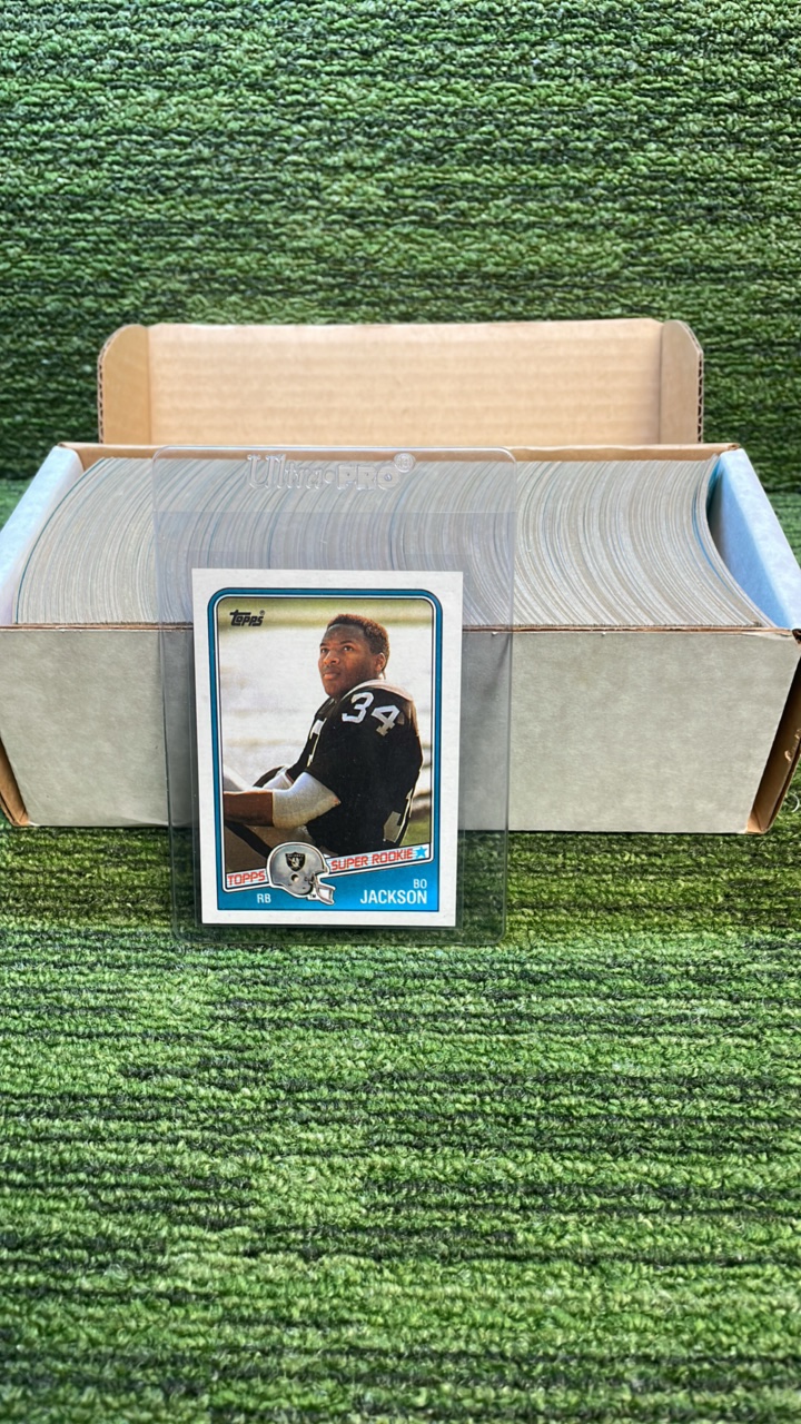 lot 114 image: 1988 NFL Topps Complete (#1-396) w Bo Jackson Rookie