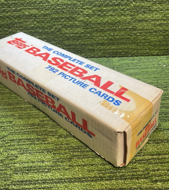 lot 132 image: 1987 Topps Baseball Complete Factory sealed set (#1-792)