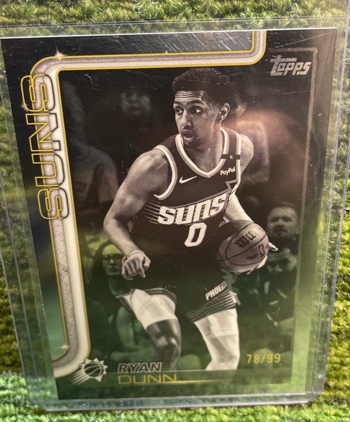lot 149 image: 2025 Topps Basketball Ryan DUNN Black, Friday, Blackout99 Phoenix Suns