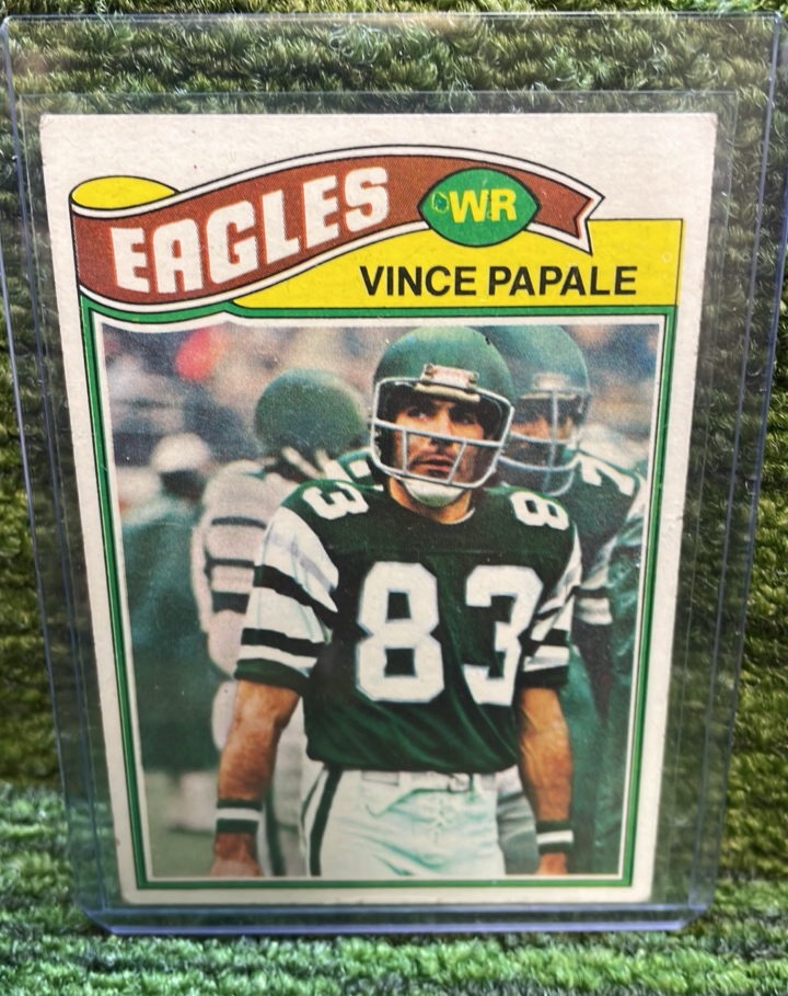 lot 158 image: 1977 Topps Football VINCE PAPALE Philadelphia Eagles, WR