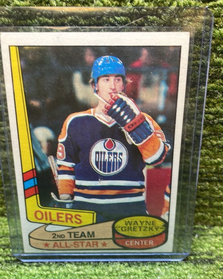 lot 17 image: 1980 Topps, NHL Wayne Gretzky Oilers -second year team All-Star