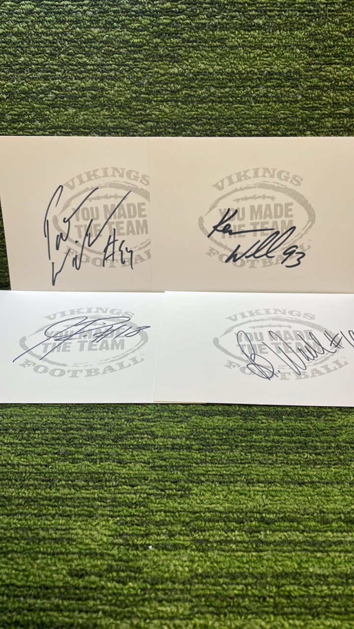 lot 171 image: Minnesota Vikings, Kevin Williams, Pat  Williams, Bobby Wade, Sidney Rice autograph from 2007