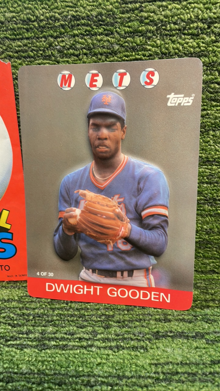lot 184 image: 1986 Topps Baseball 3-D Baseball Stars Pack Dwight Gooden New York Mets