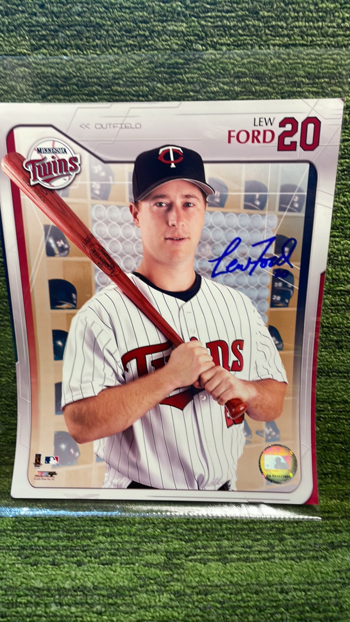 lot 188 image: LEW FORD MinnesotaTwins AUTOGRAPHED 8 x 12