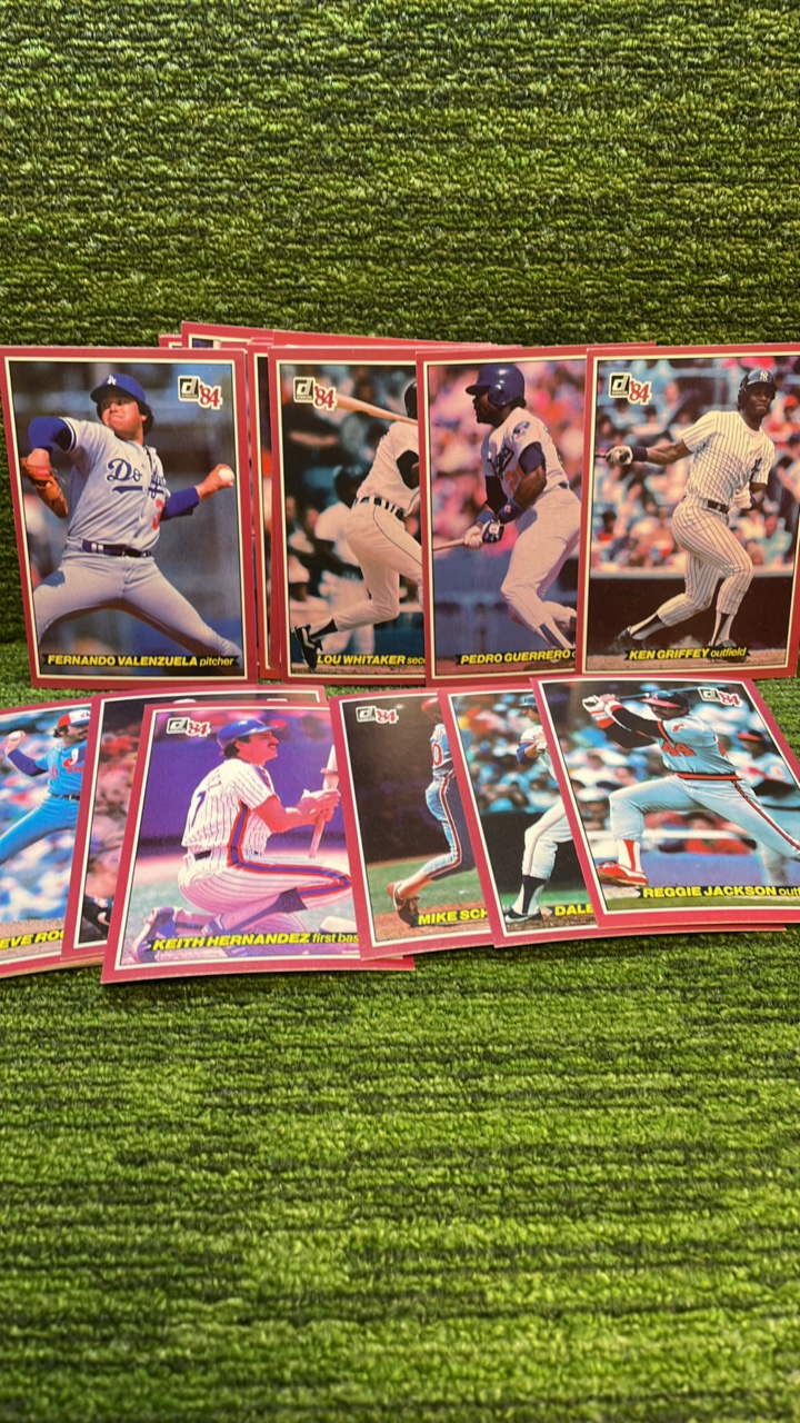 lot 202 image: 1984 Donruss Mixed Lot of OVERSIZED cards, 25 in total