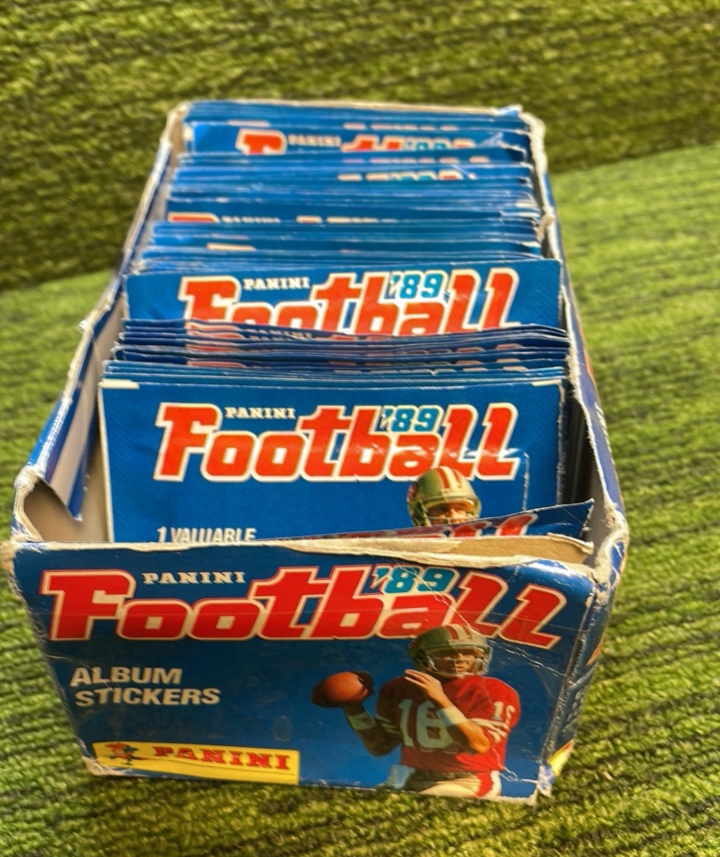 lot 208 image: 1989 Panini Football Album Stickers- Box of sticker Packs