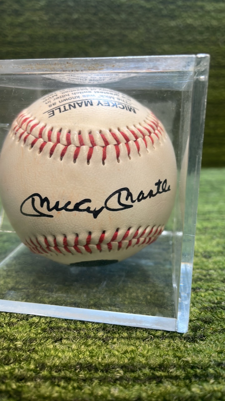 lot 244 image: Mickey Mantle Commemorative Baseball HOF 1974 40th Year Anniversary