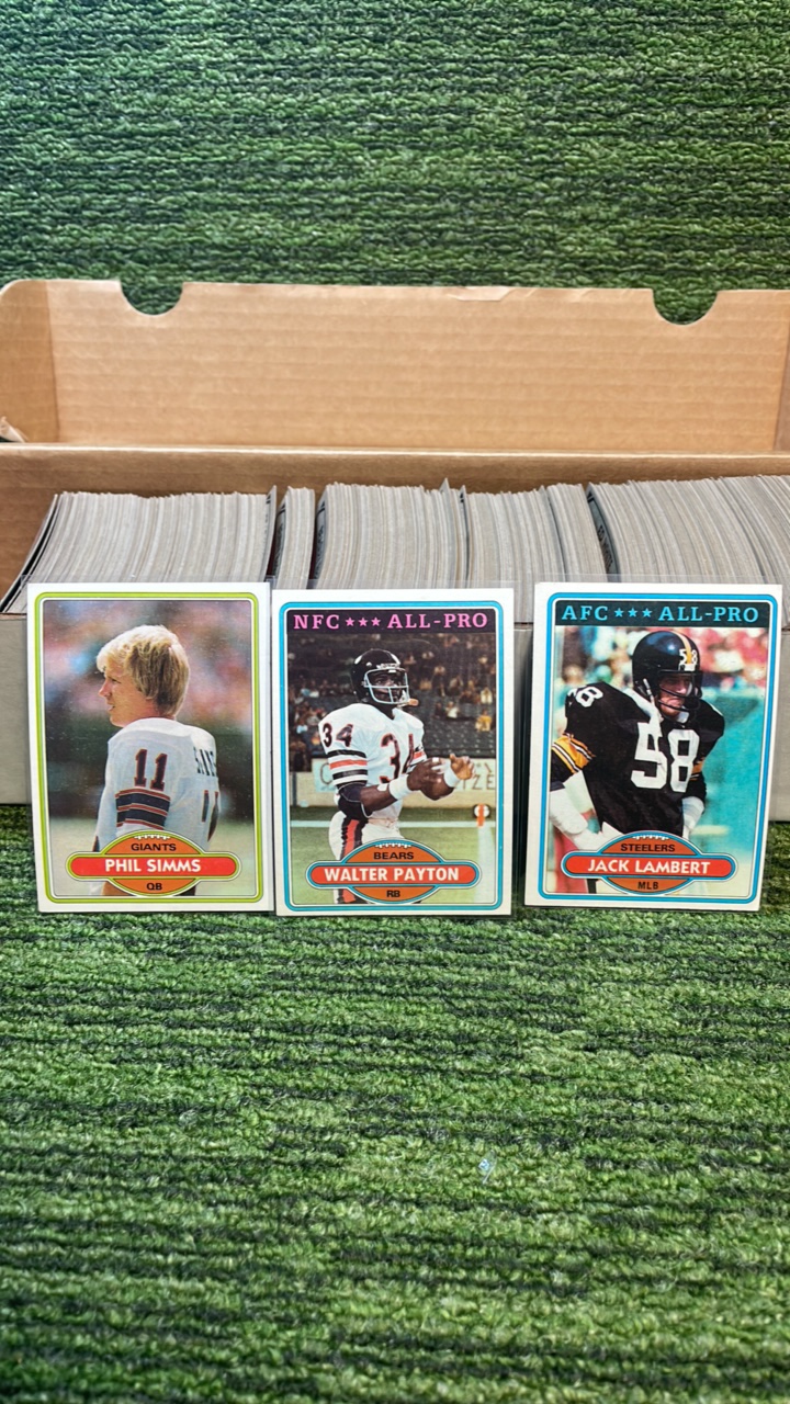 lot 263 image: 1980 Topps Football set (#1-528)