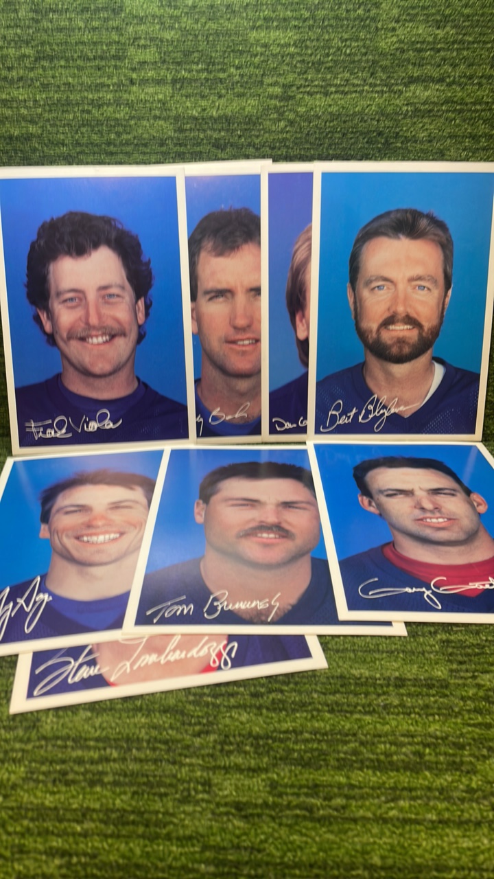 lot 61 image: Minnesota Twins Head Shots-  Eight total early 90s