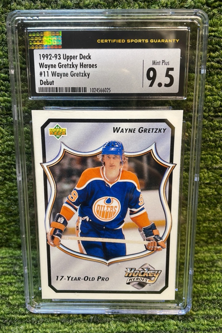lot 95 image: 199293 Upper Deck Wayne Gretzky Heroes CSGCGC graded 9.5