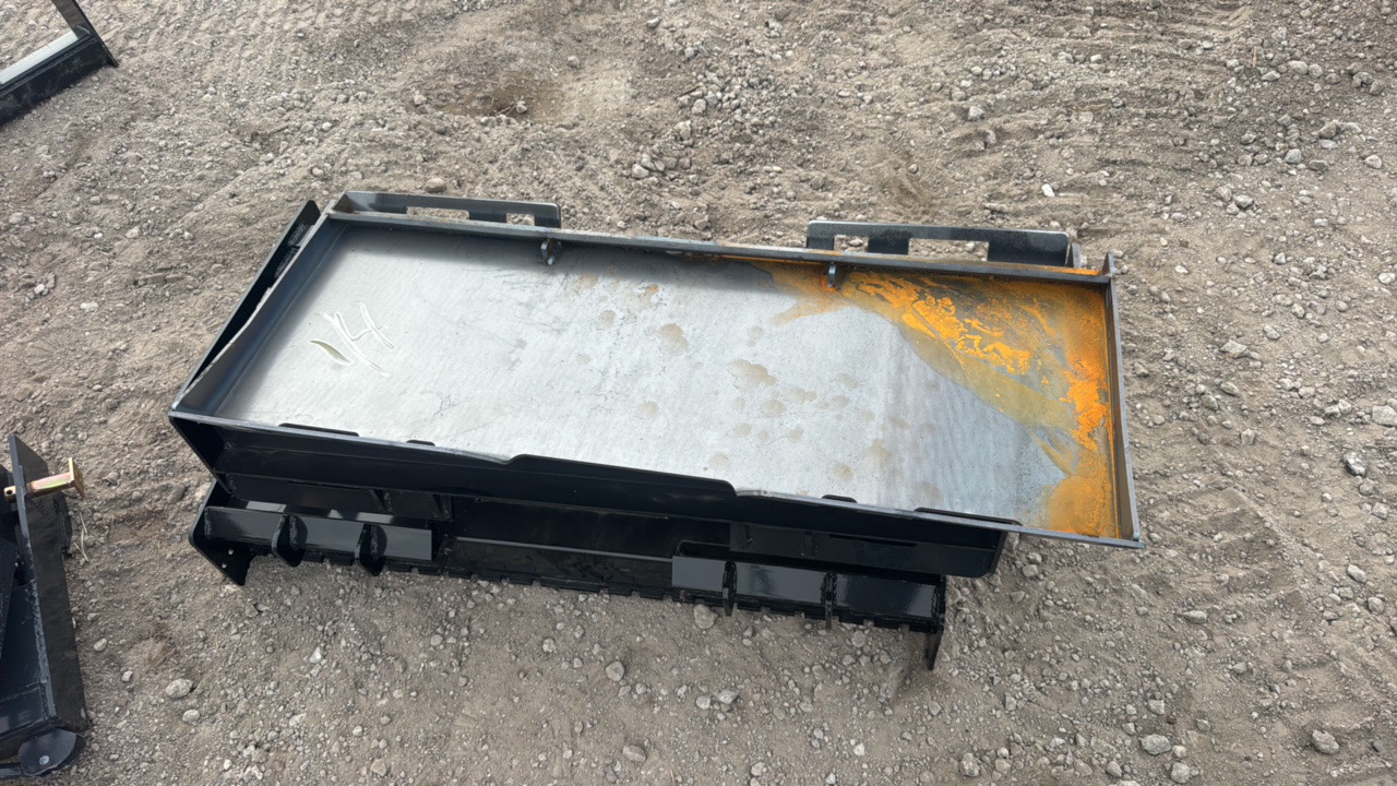 lot 62 image: YINTATECH 14 Universal Quick Attach Mount Plate WOLVERINE 2026 Unused QMP3-16-6T