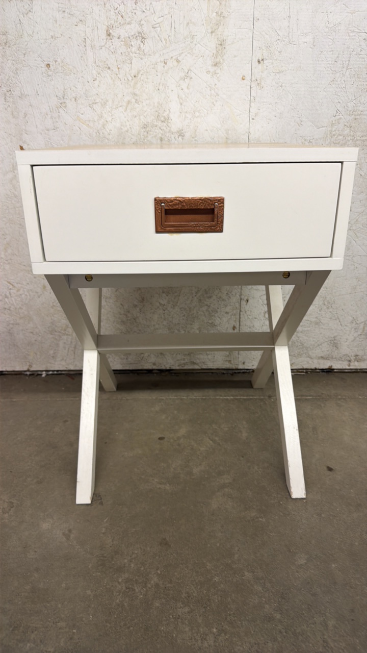 lot 3 image: night stand