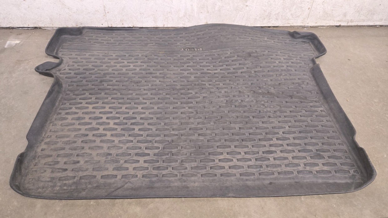 lot 4 image: Floor Protector