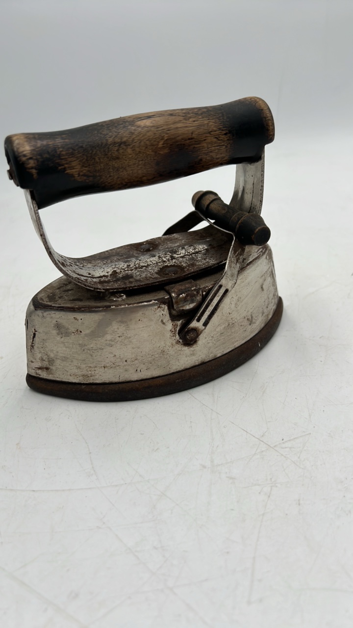lot 47 image: Antique Iron