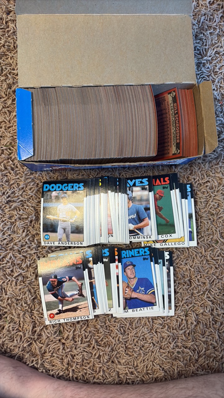 1986 Topps Baseball Vending Box, About 500 Cards