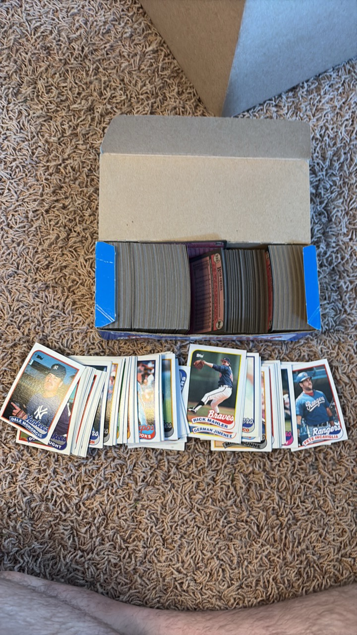 1989 Topps Baseball Card Vending Box with About 500 Cards