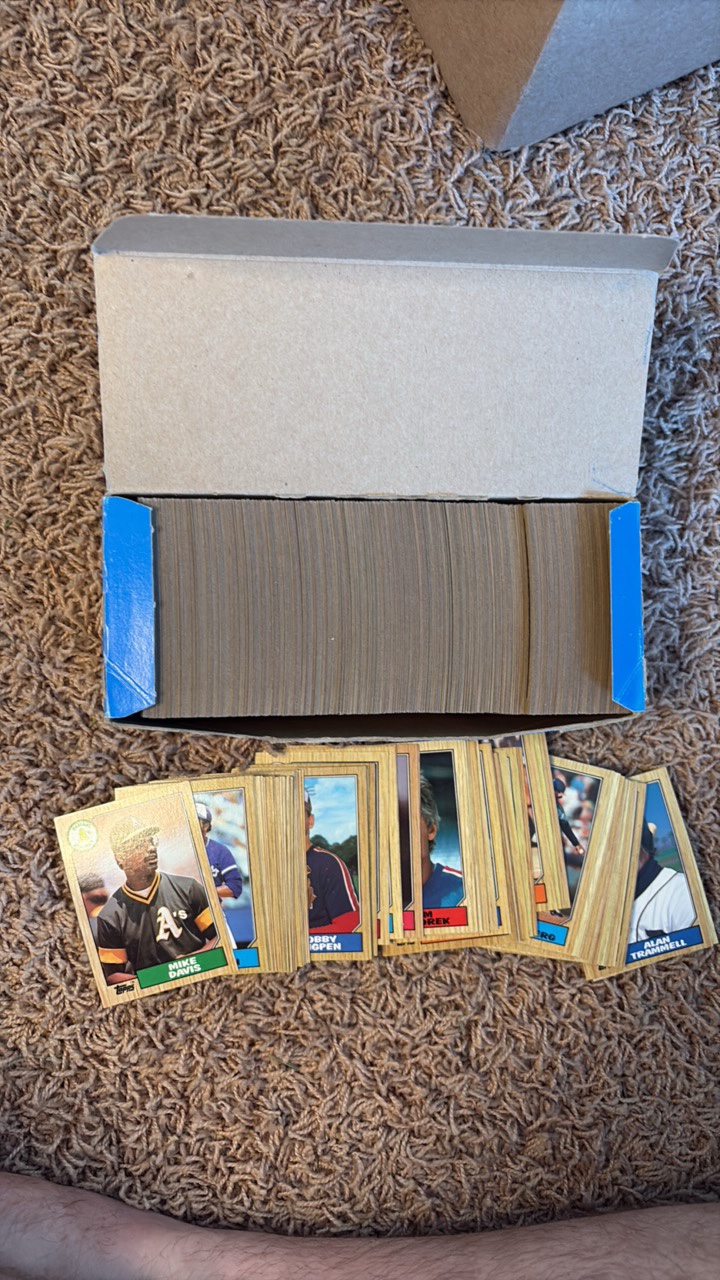 1987 Topps Baseball Card Vending Box With About 500 Cards