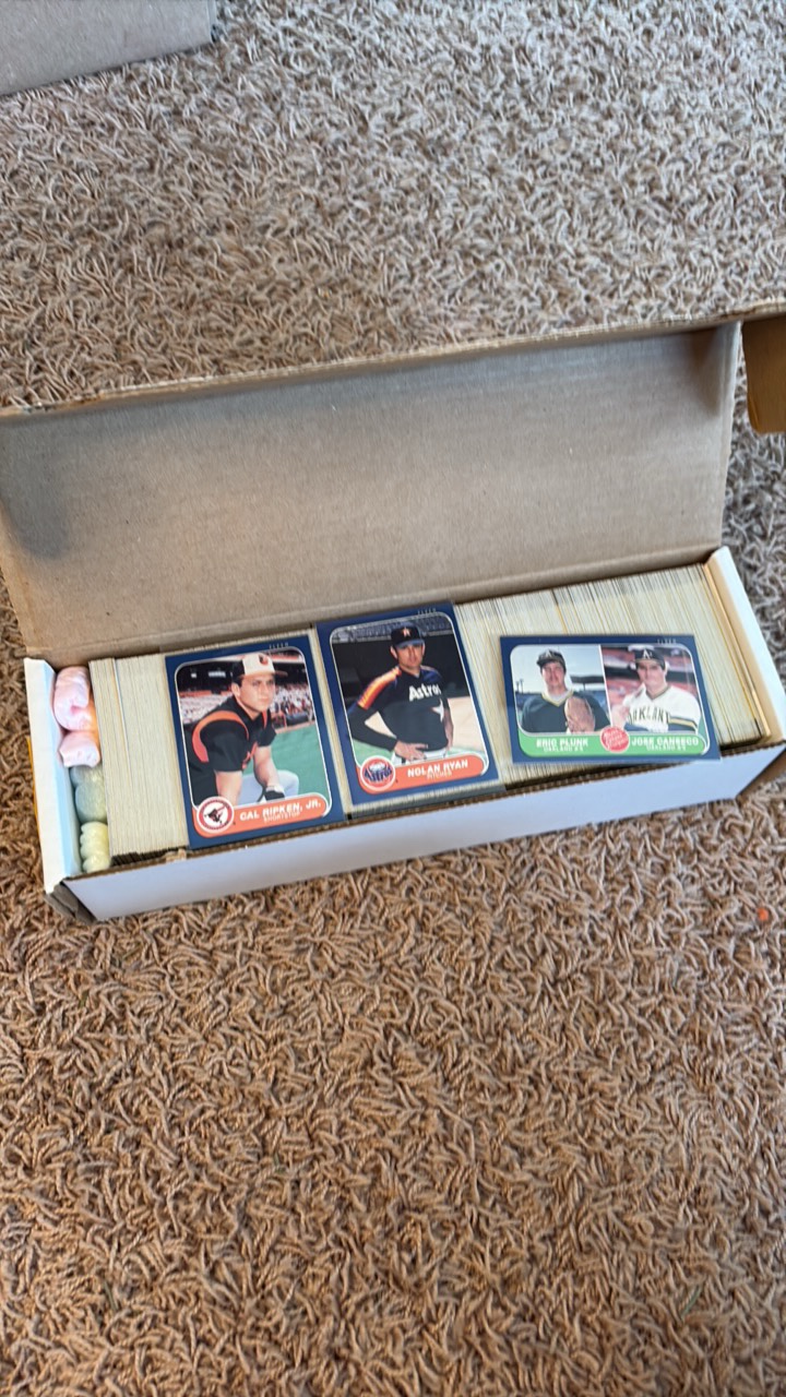 1986 Fleer Baseball Card Set, Includes Stars and Jose Canseco Rookie Card