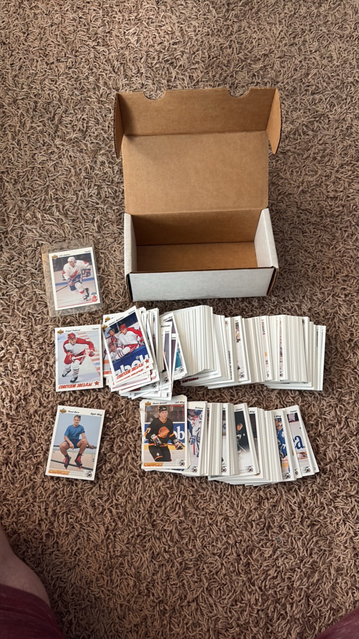 1991-92 Upper Deck Hockey Complete Set, Includes Pavel Bure Rookie, Sergei Federov and Eric Lindross and other Rookies