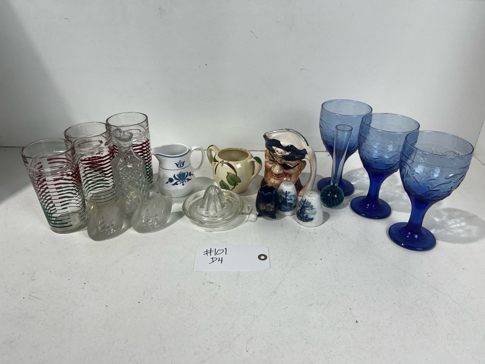 lot 104 image: Vintage Glasses