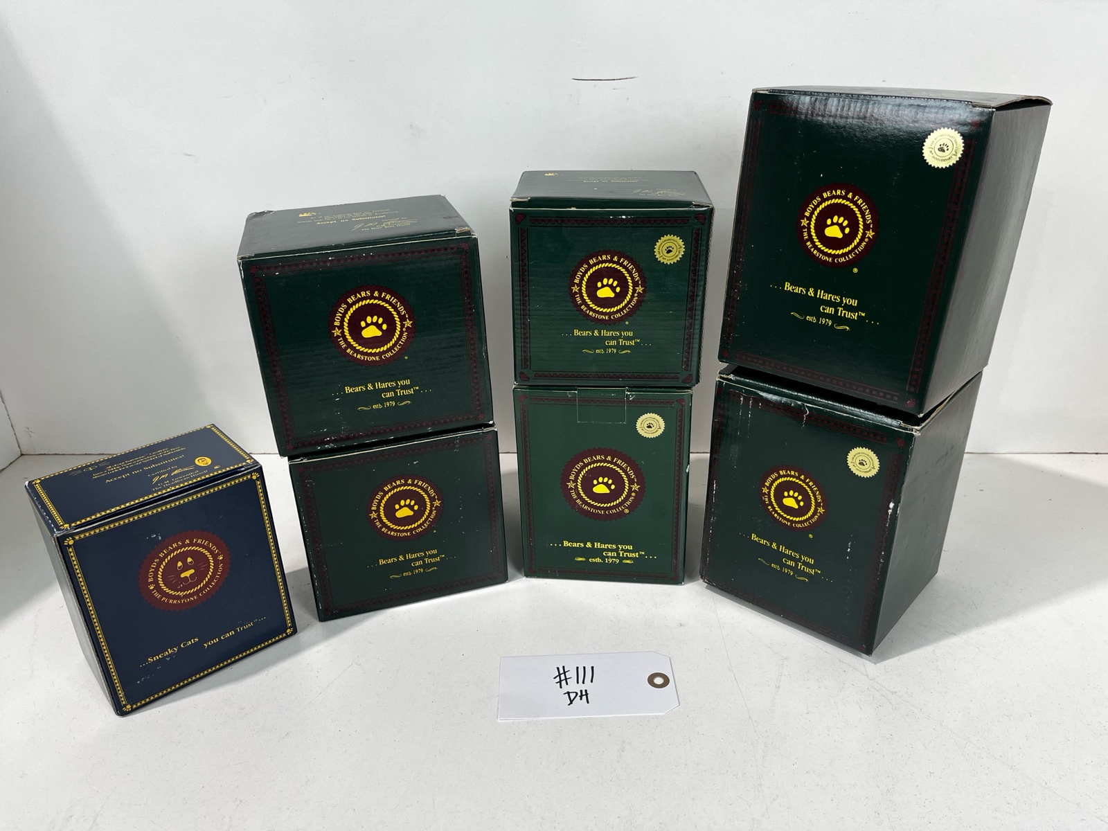 lot 111 image: Boyds Bears