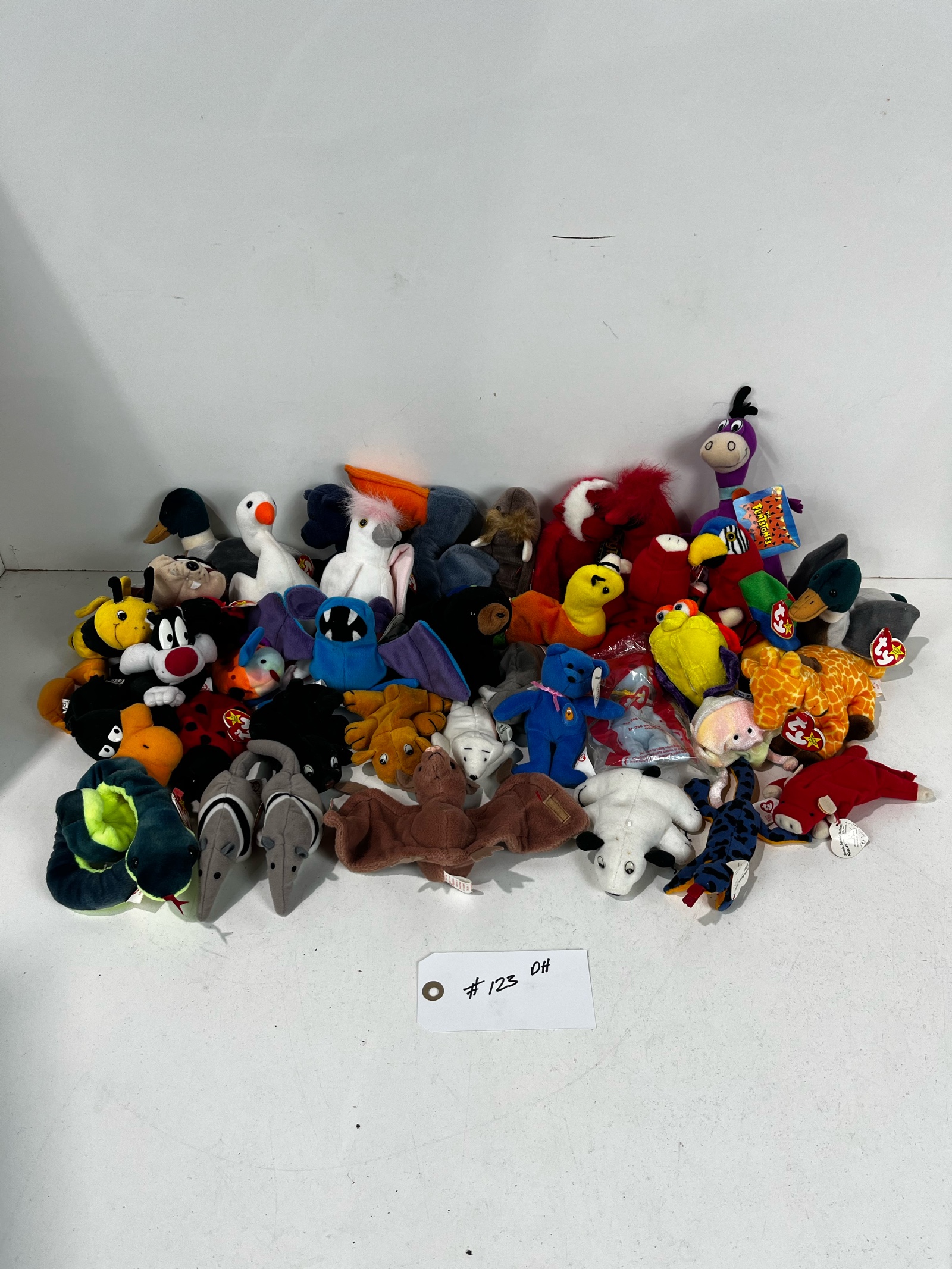lot 123 image: TY Plush Toy Collectibles