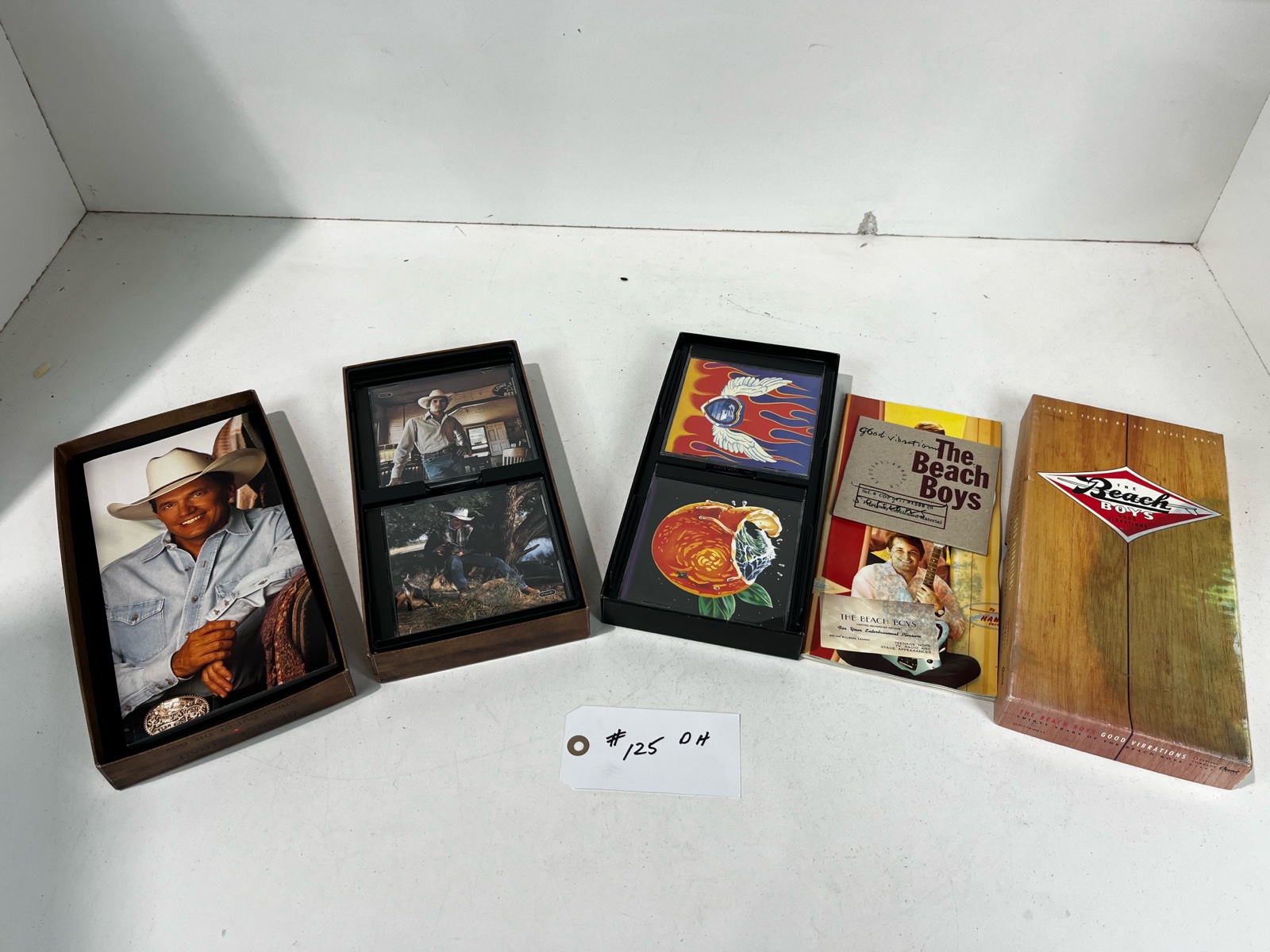 lot 125 image: Cd & Tapes