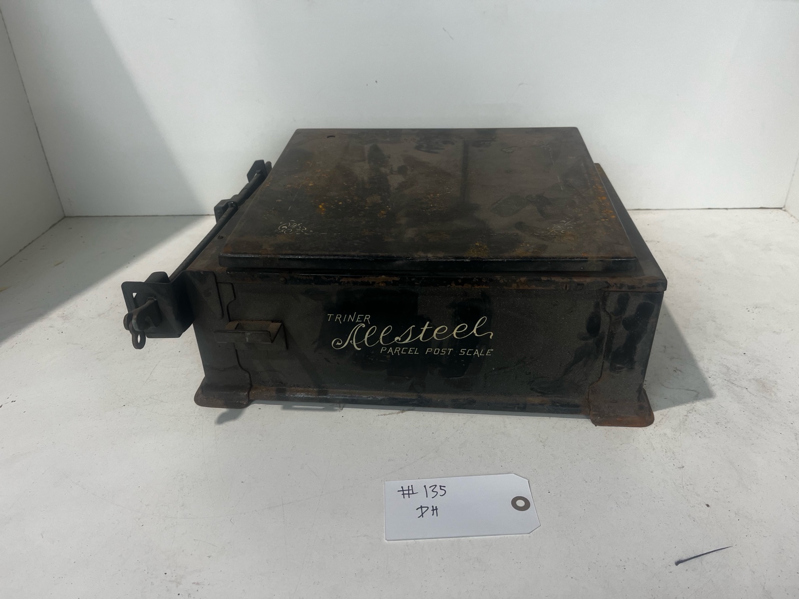 lot 135 image: Vintage Scale, type writers, calculator and register