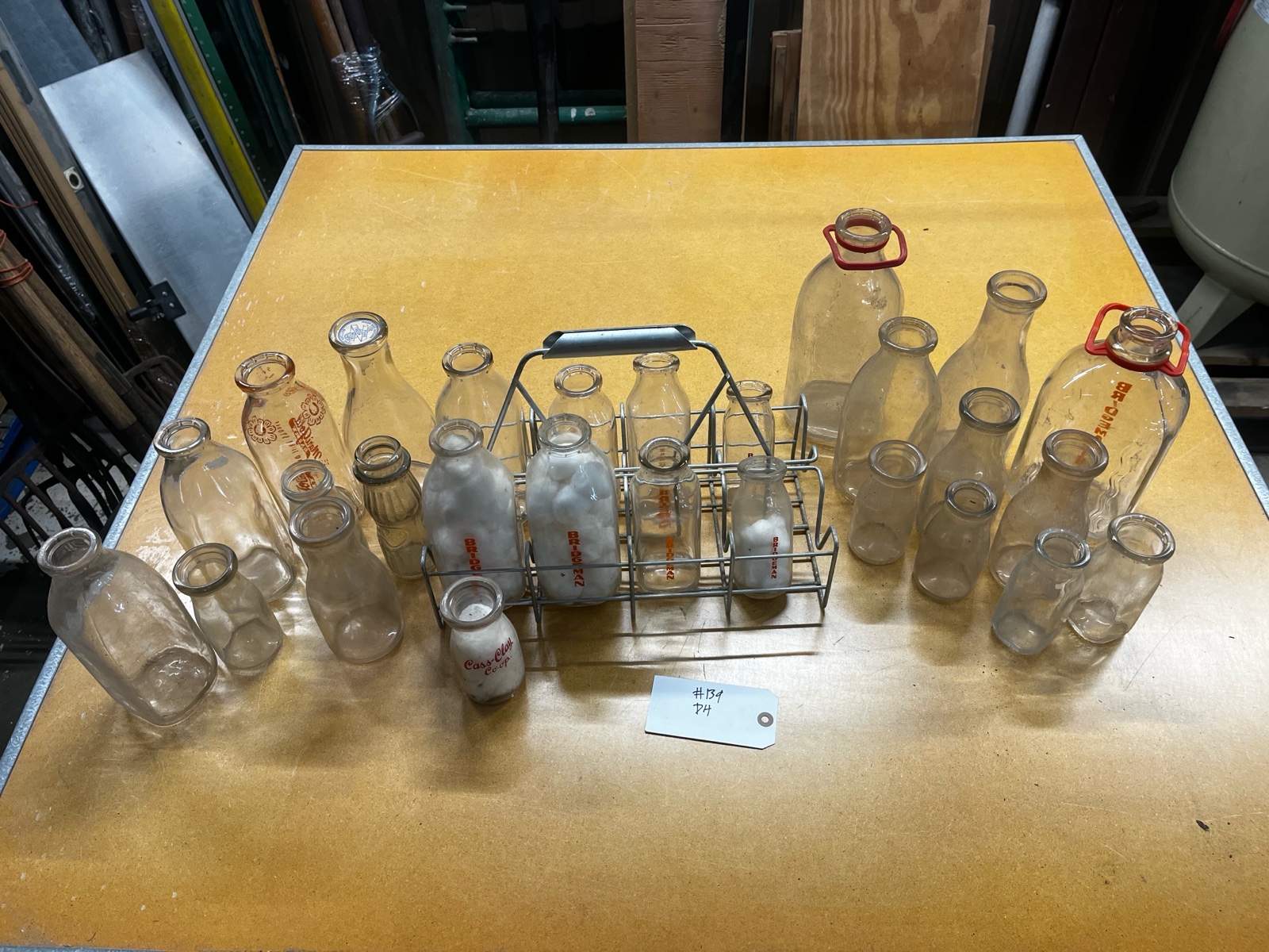 lot 139 image: Vintage Milk Glasses