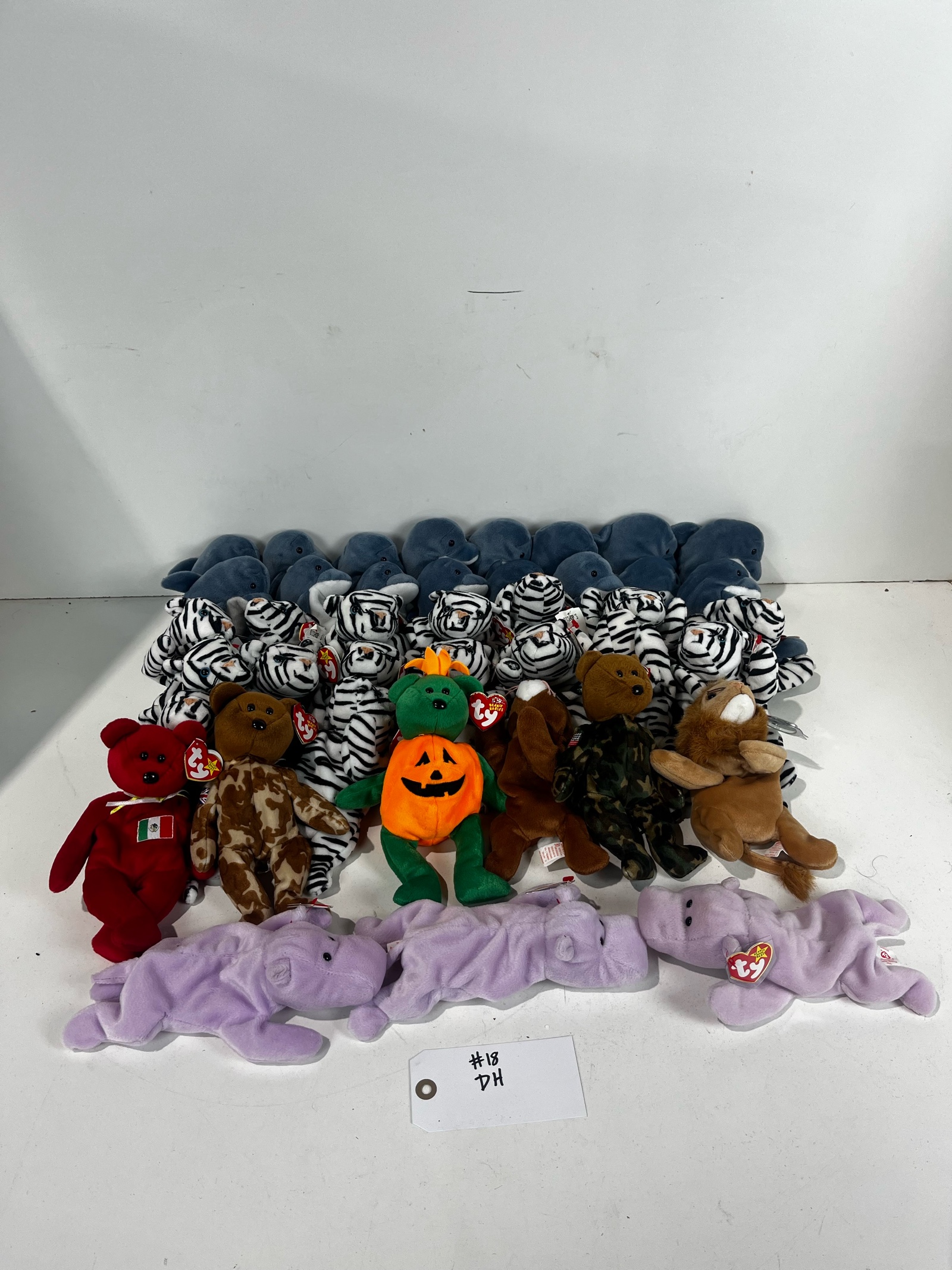 lot 18 image: TY Beanie Babies